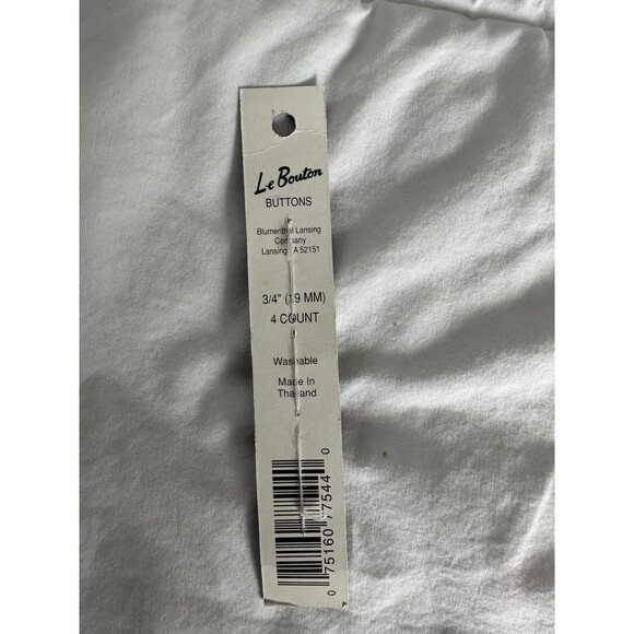 Le Bouton Buttons Mixed Lot 18 Buttons 2-Hole 4-Hole Sew Through - Picture 11 of 13